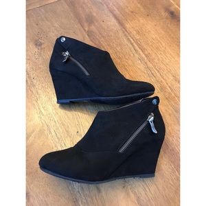 CL by Chinese Laundry Black Valerie Wedge Booties